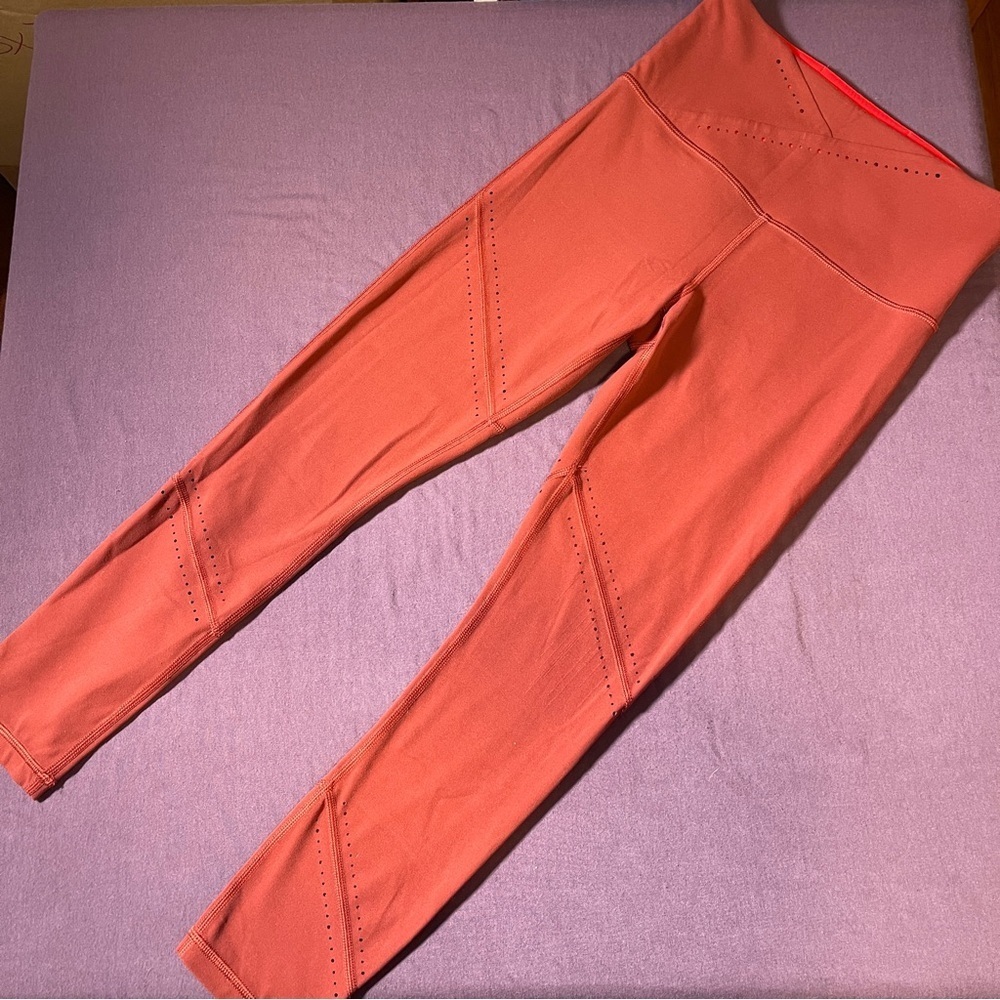 Athleta Its a wrap tight cropped leggings - Size XS Laser Cut Criss Cross Waist